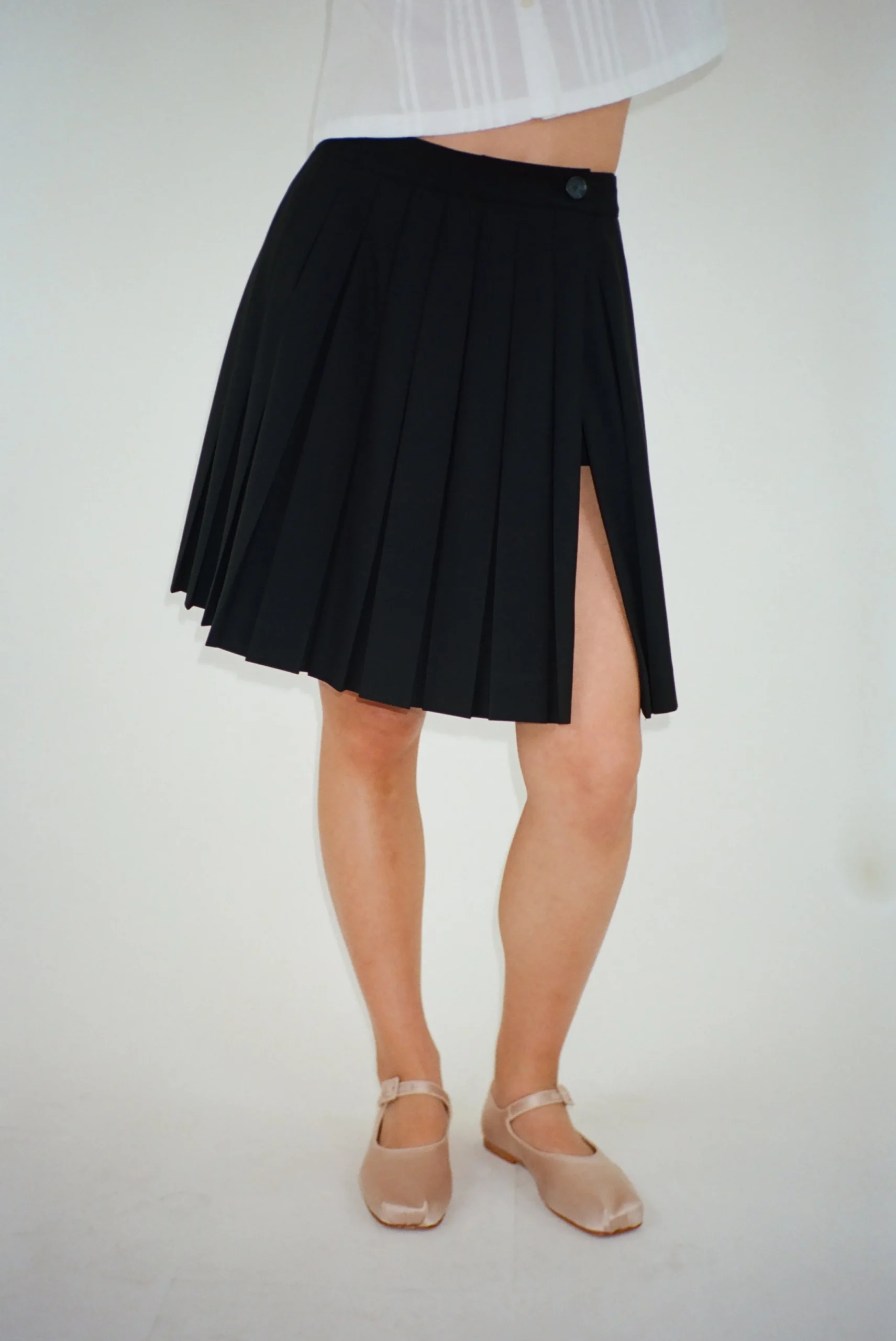 astra_skort_in_black_2.webp SANDY LIANG ASTRA SKORT IN BLACK> Uniform | Skirts